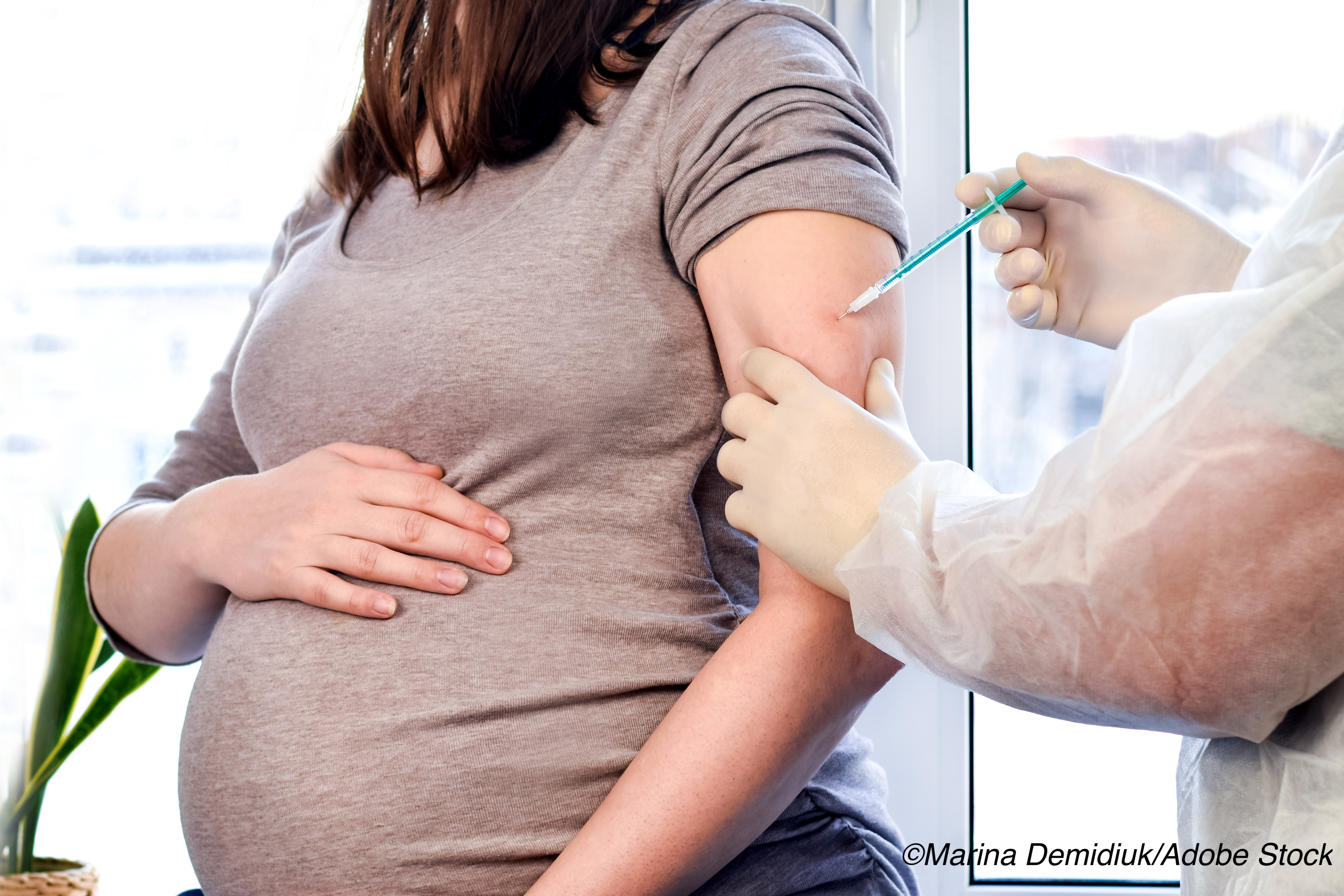 Flu Vaccine During Pregnancy OK for Mom and Baby