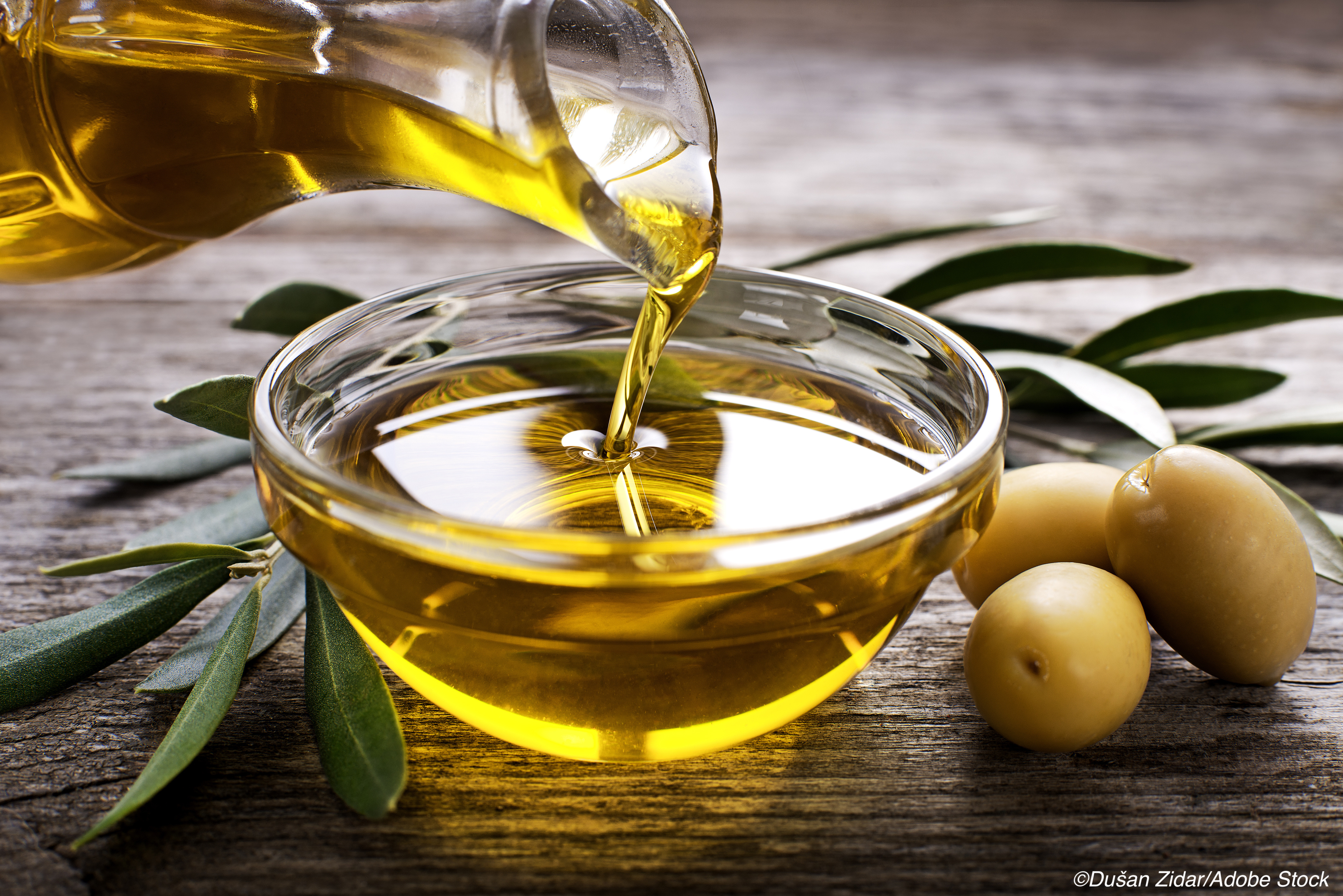 Olive Oil Reduces Both Total and Cause-specific Mortality
